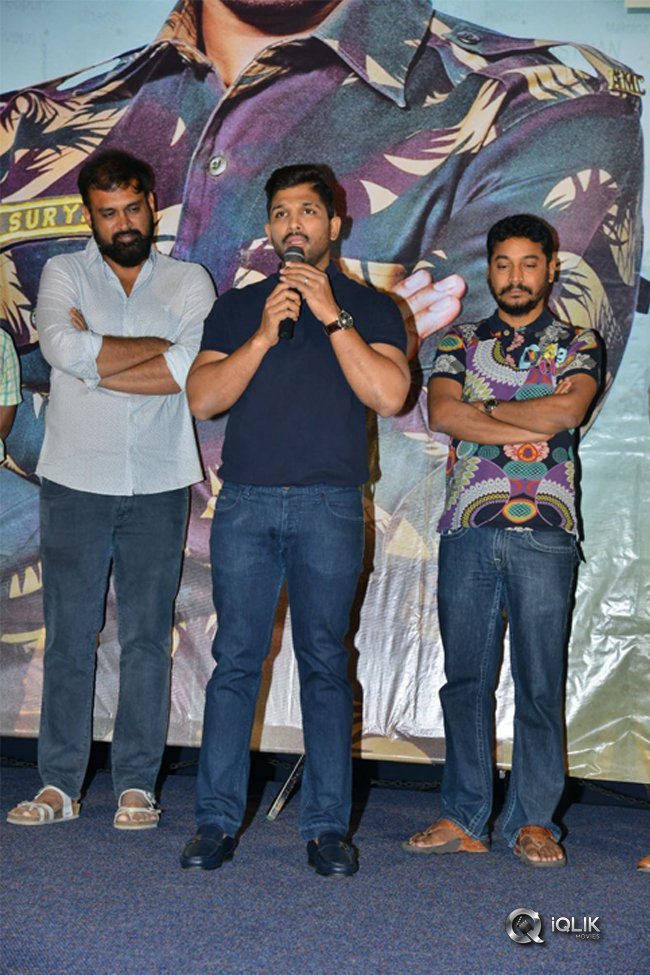 Army-People-Watching-Naa-Peru-Surya-Naa-illu-India-Movie-Photos